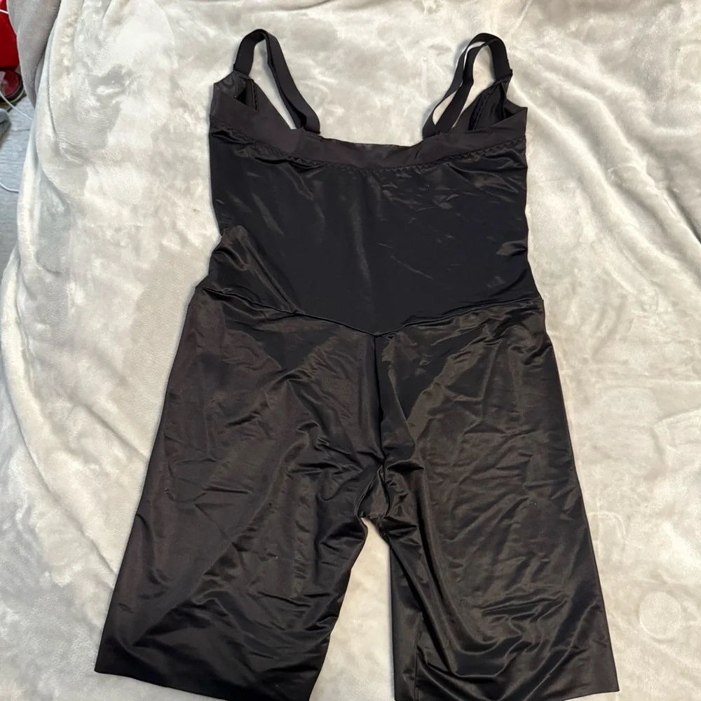 Maidenform Under Bust Shapewear‎ ~Med Black